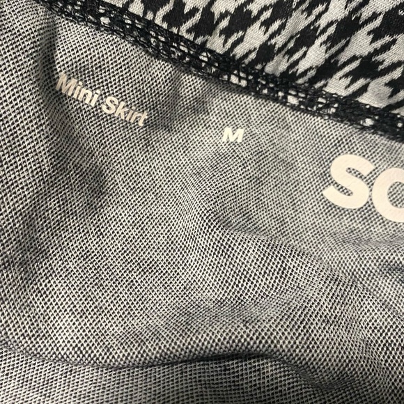 Kohls button faux wrap, mini skirt size medium - Picture 4 of 5